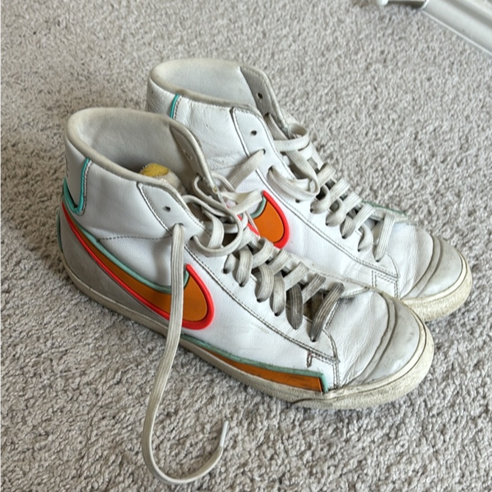 Nike blazers size 9!